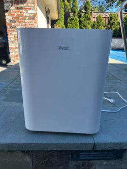 Levoit Vital 100 HEPA Air Purifier – Excellent Condition