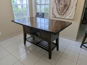 Walstead Place Brown 5 Pc Counter Height Dining Room with Barstools