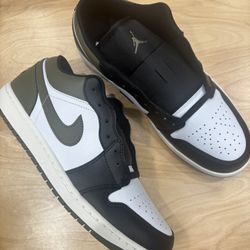 Nike Air Jordan 1 Low - Black Toe Medium Olive - Men’s Sz 10 - 553558 092
