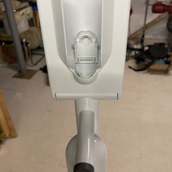 Dyson Cordless Vacuum Stand 
