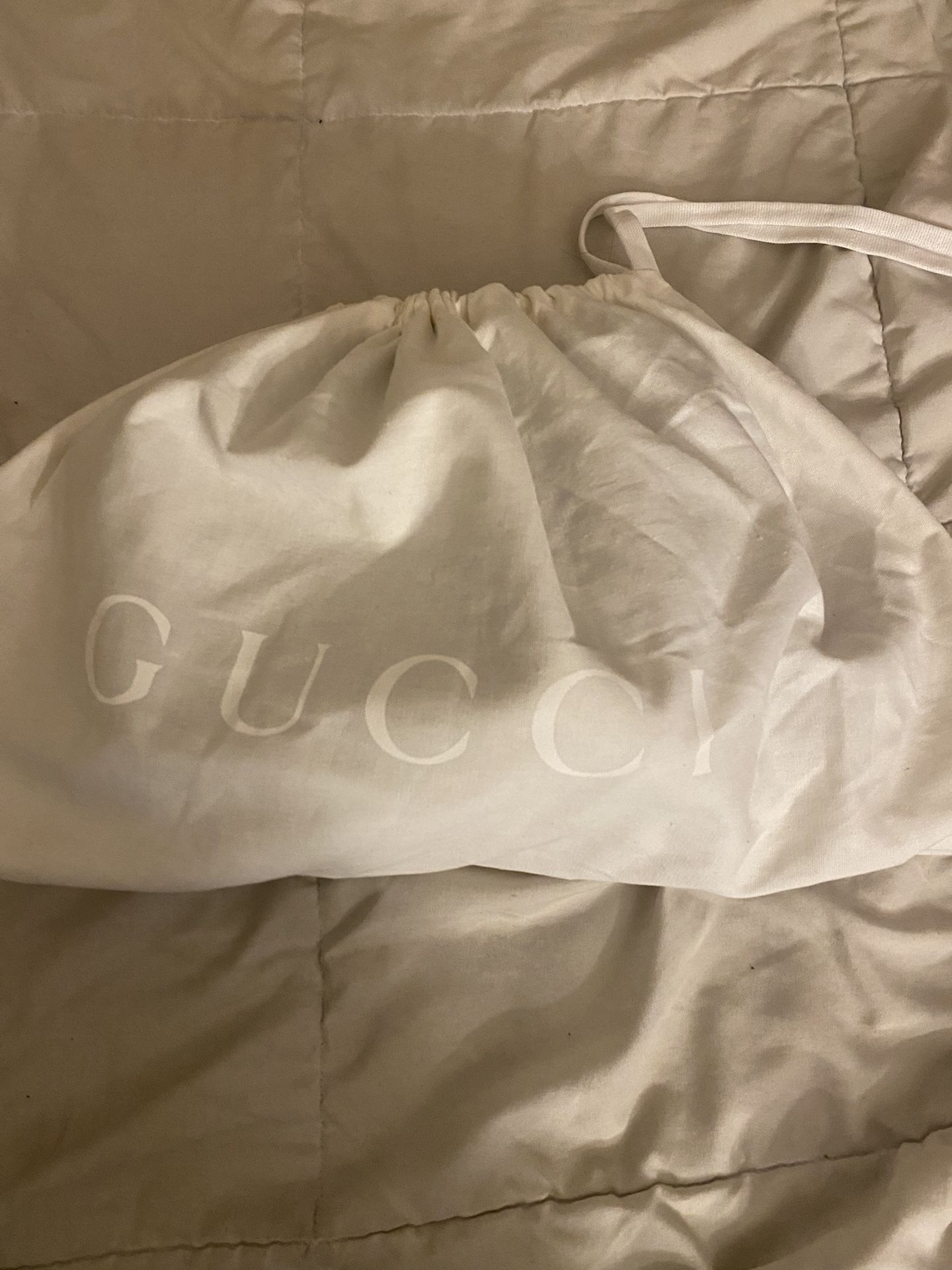 Gucci GG Supreme Small Messenger Bag 792094 – Brand New / Unused – Full Set