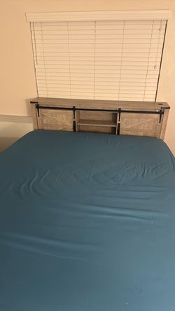 2 queen size bed with mattress and boxspring