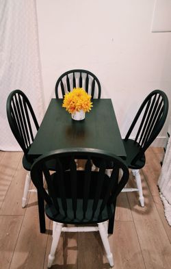 Dining table and chairs set Good