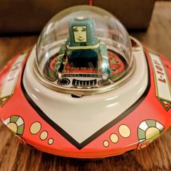 Tin Treasures Commander Ship