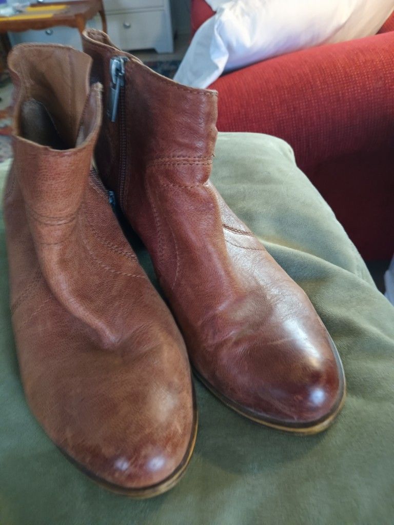 Boots Women's