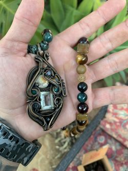 Handcrafted Wire Wrap Pendant With Necklace
