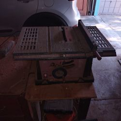 Black & Decker Table Saw
