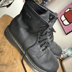 Dr. Martins Youth 1460 Boots