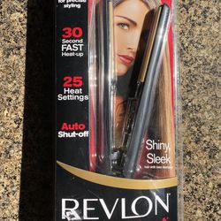 NEW Revlon Perfect Heat Ceramic 1” Hair Straightener  Auto Shut Off Model RV062C