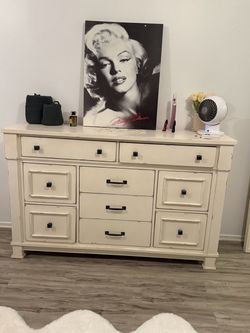 Bedroom set