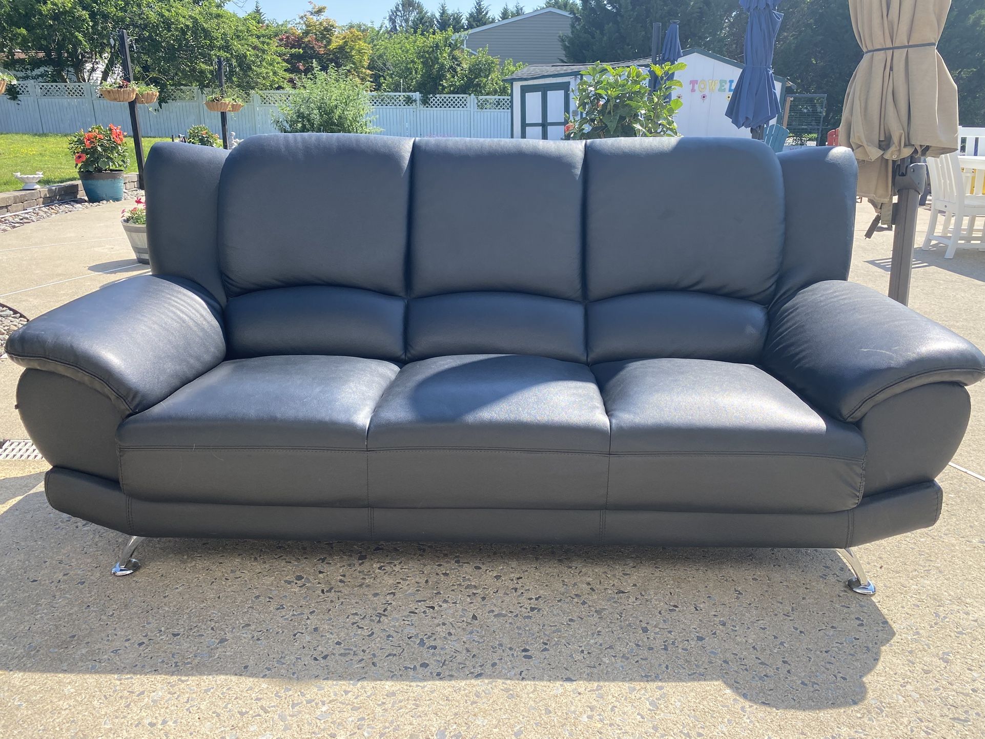 2 Leather Couches