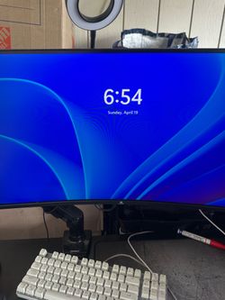 Z-edge monitor with arm adjustable