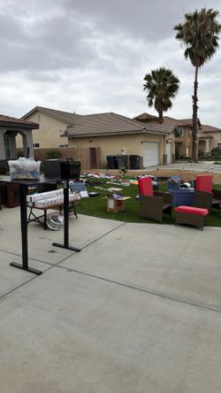 Yard sale off palomar and cider in Menifee