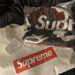 Supreme Big Logo Beanie Red Camo 