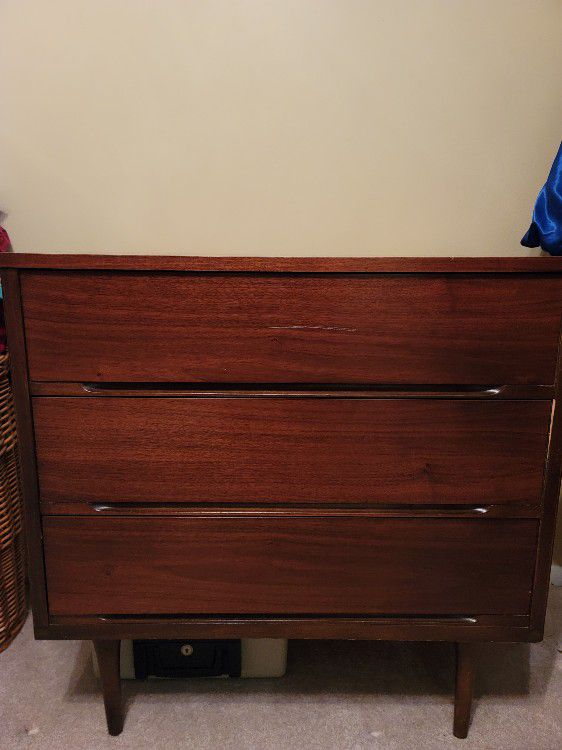Vintage 3 Drawer Dresser 