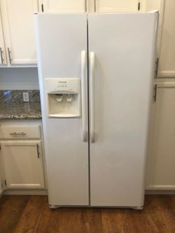 Frigidaire side-by-side refrigerator (works great)