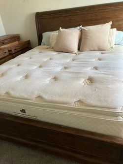 King Bed / Dresser/ Night Stand