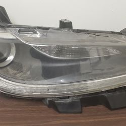 Passanger Side headlight For 2015/2016  Chrysler 200 