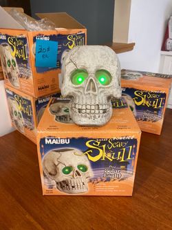 Malibu Solar Powered Scary Skull Light