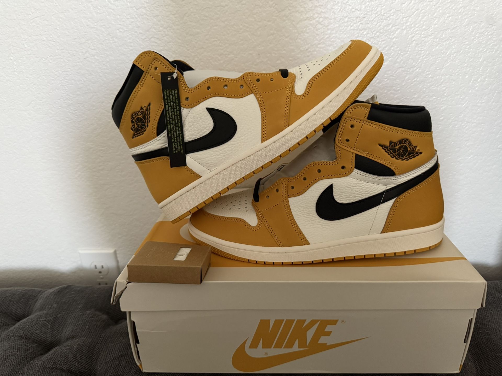 Jordan 1 High (Yellow Ochre)