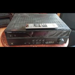 YAMAHA 7.1 AV RECEIVER WITH HDMI PORTS AND KLIPSCH 5.1 SPEAKERS $600 FINAL PRICE 