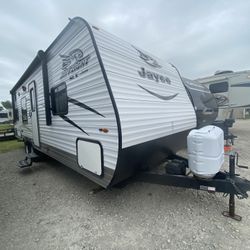 Pre Owned 2017 Jayco Jay Flight 254BH *FREE HITCH WITH EVERY PURCHASE*