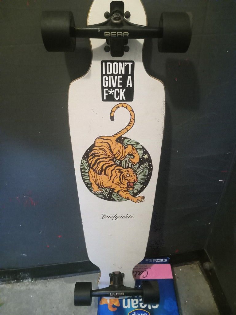 Landyachtz longboard