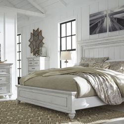 Kanwyn Whitewash Panel Bedroom Set

