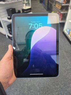 Apple Ipad (A16) 128gb, wifi only. ASK FOR RYAN. #4(contact info removed)9-01
