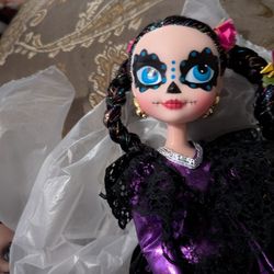 Day Of The Dead Dolls. 8 Of Them . They R Beautiful. New, I Have 8 Of Them. 