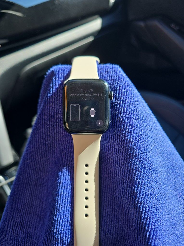 Apple Watch Se 2nd Generation 44mm ($175)