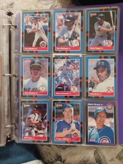 Mint condition,multiple trading cards