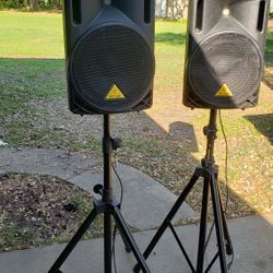 Behringer Eurolive B212D Active PA Speaker System with Pro Line stands