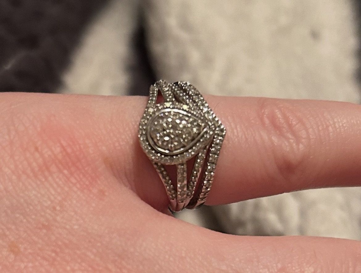 10k White Gold 3/4 Carat Diamond Ring