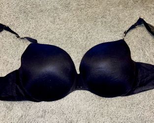 Women’s Victoria's Secret black smooth plunge/ push-up bra 36DD