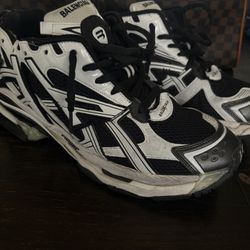 Black And White Runners
