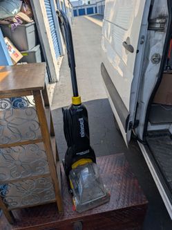 BISSELL PowerForce PowerBrush Full Size Carpet Cleaner
