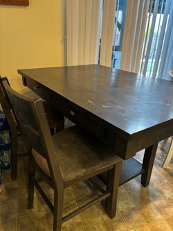 Family Dinning Table