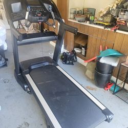 Treadmill: Like NEW Horizon 7.8AT