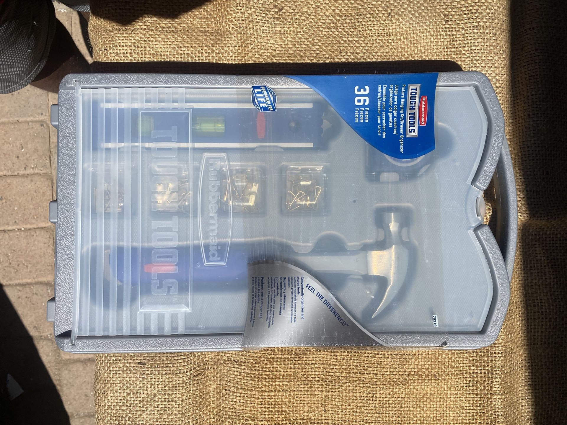 Rubbermaid tough tools picture hanging kit- 36pcs