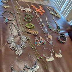 Rhinestone Jewelry 18 piece lot

