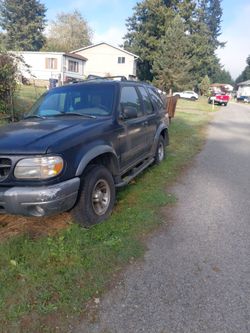 1999 Ford Explorer