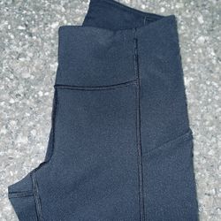Lululemon / Size 2 / For Sale
