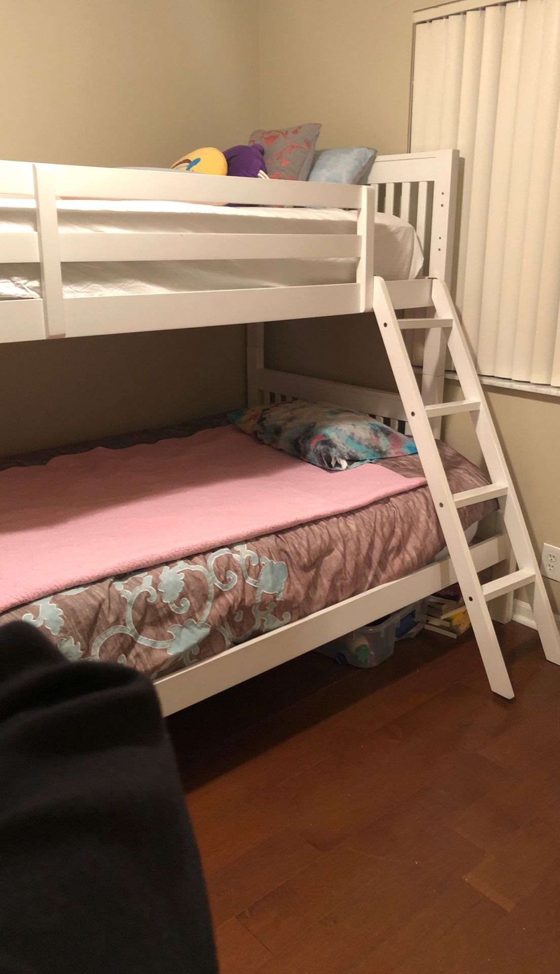 Bunk bed or converts in two twins has pull out bed at the bottom