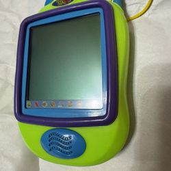 Pixter Green With Case & 1 Game Art Fun Action Art N