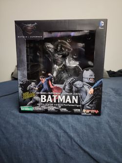 Batman V Superman Statu