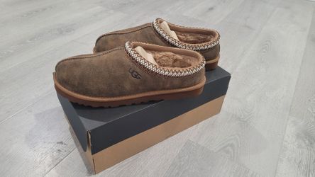 UGG 
Men's size 9 Tasman Baxter Slipper