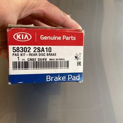 2014 Kia Sportage Rear Breake Pad   And  Oil filter 