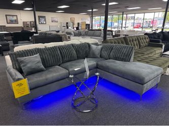 L Shape Sectional. 🚚WE DELIVER🚚