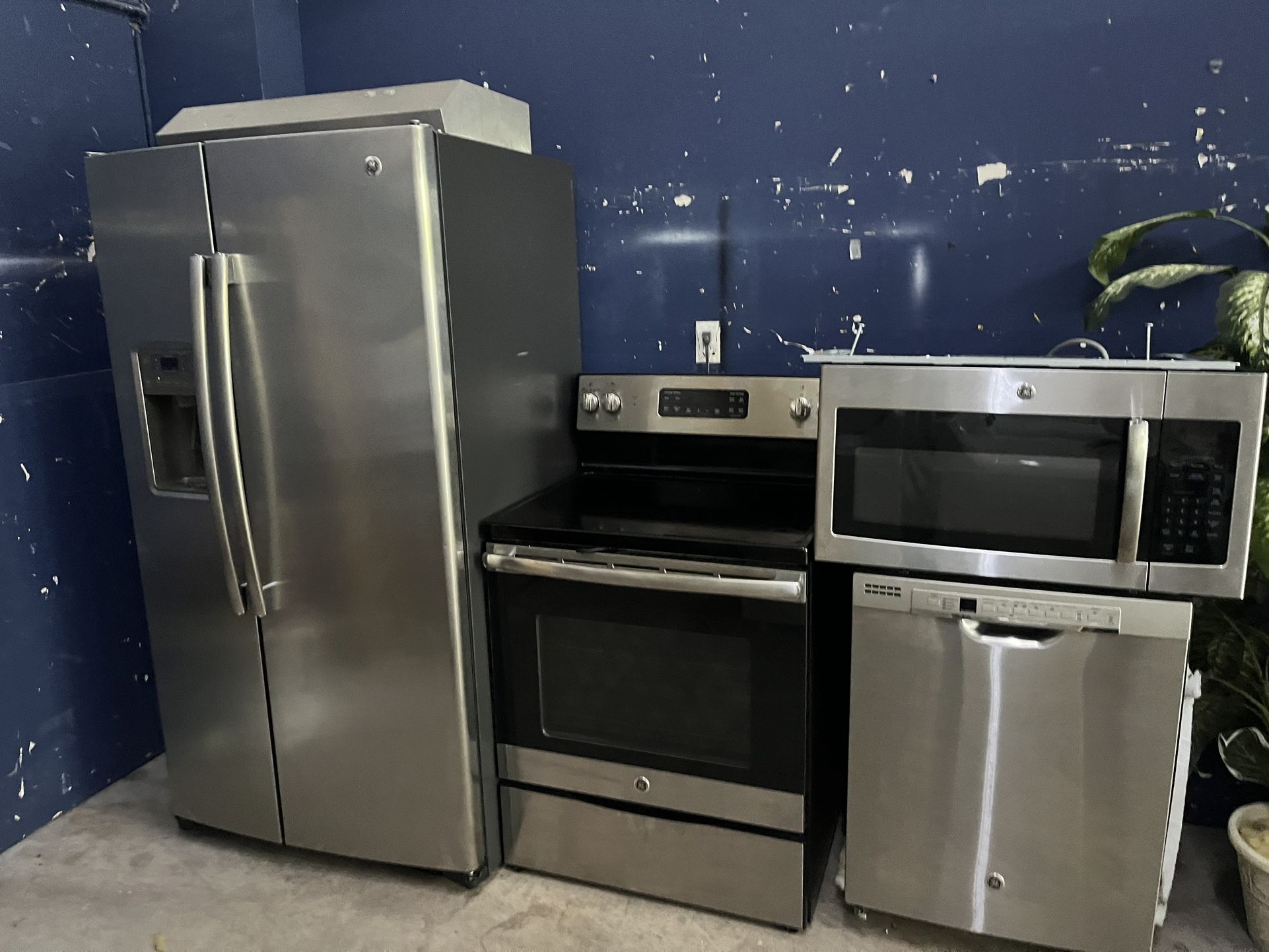 Stainless Steel Property Manager Special Kitchen Set